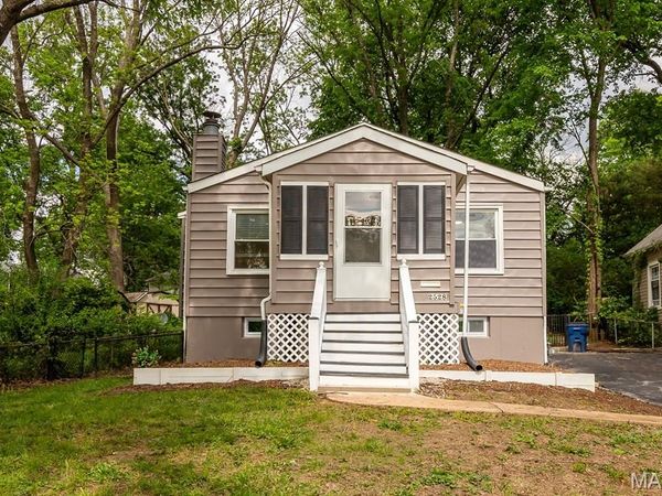 2528 Creve Coeur Drive, Brentwood, MO 63144