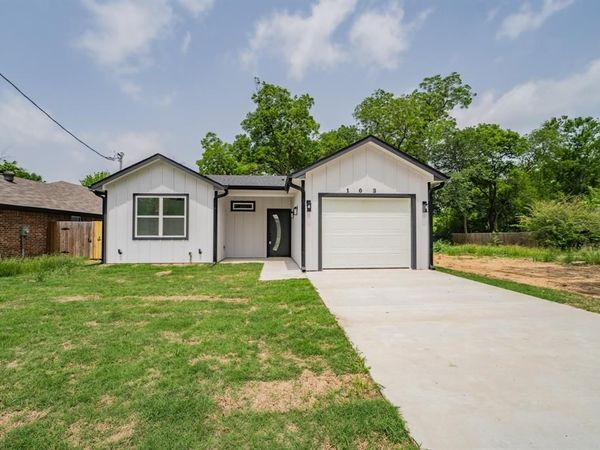 103 Ross Street W, Sulphur Springs, TX 75482