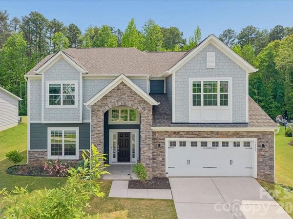 7202 Glenroe Drive, Huntersville, NC 28078