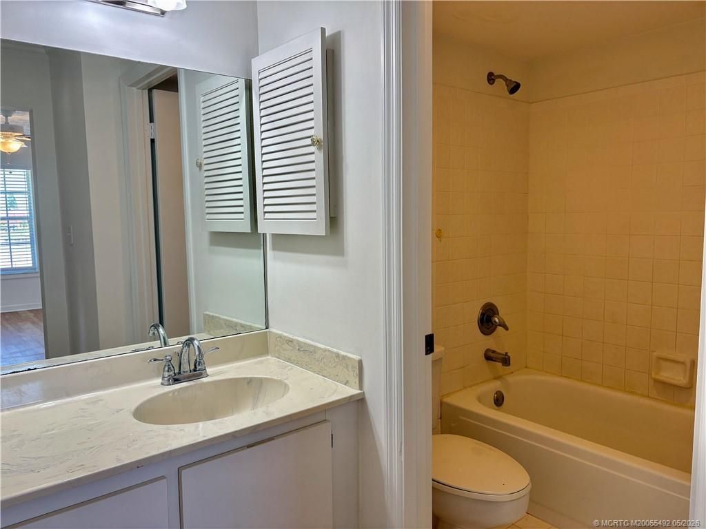 802 SE Central Parkway, Unit 14, Stuart, FL 34994 Photo