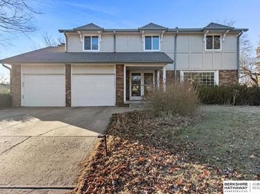 648 S 214th Street , Omaha, NE 68022
