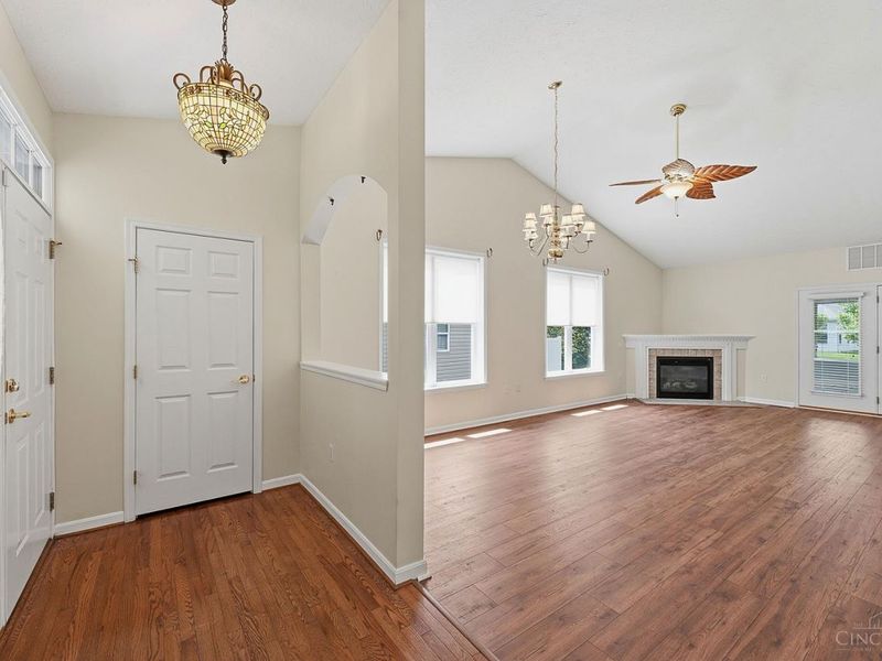 6183 Pondside Drive, Hamilton Twp, OH 45039 Photo 12