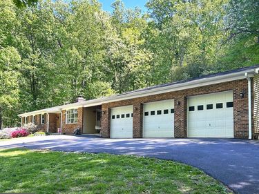 99 CAREFREE LANE, BOYCE, VA 22620