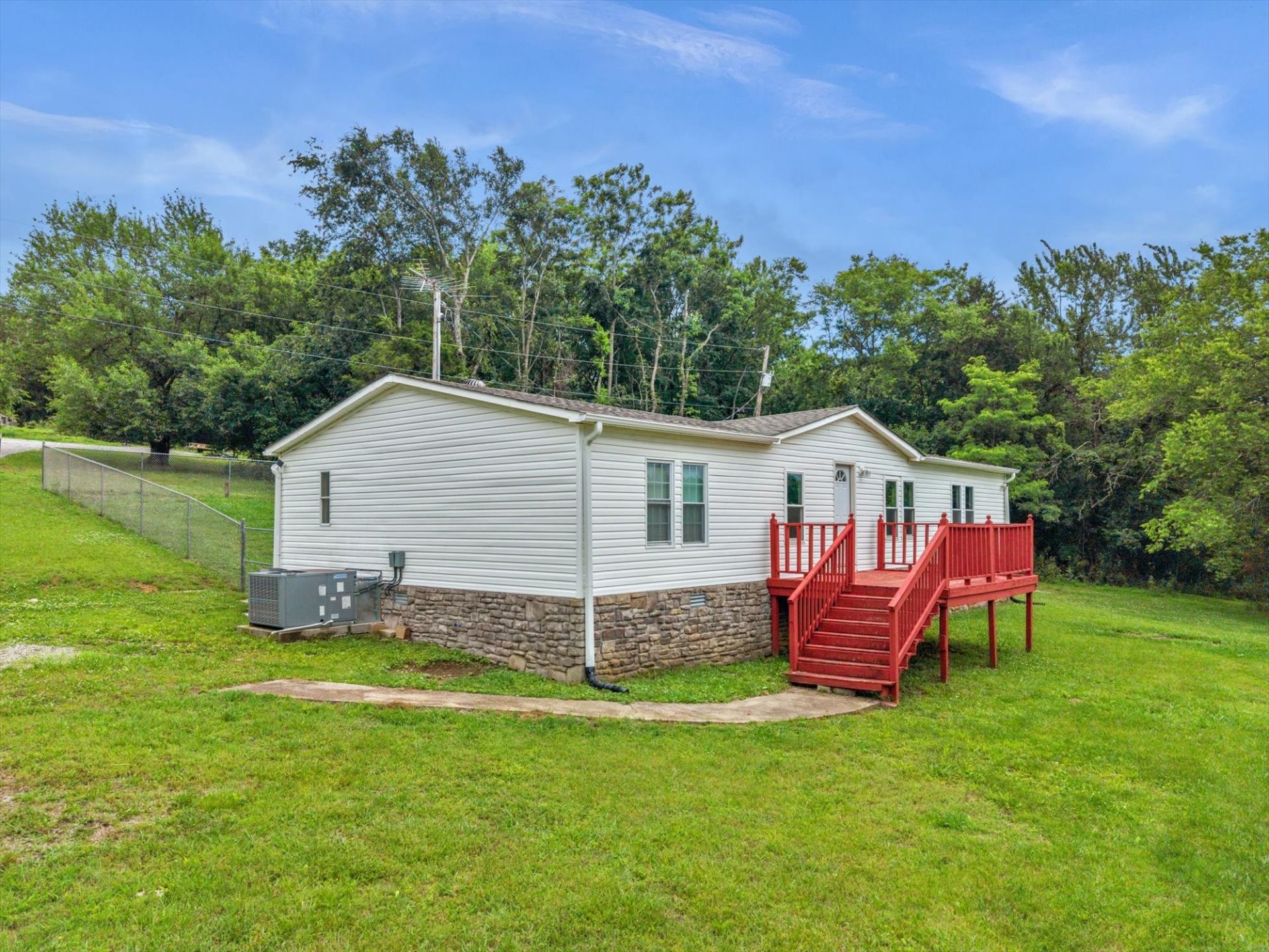 11 Brittany Ln, Gordonsville, TN 38563 Main Photo