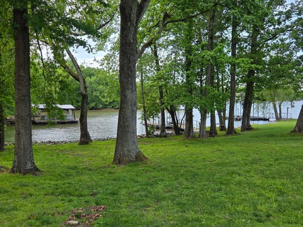 1053 Morning View Dr, Gallatin, TN 37066