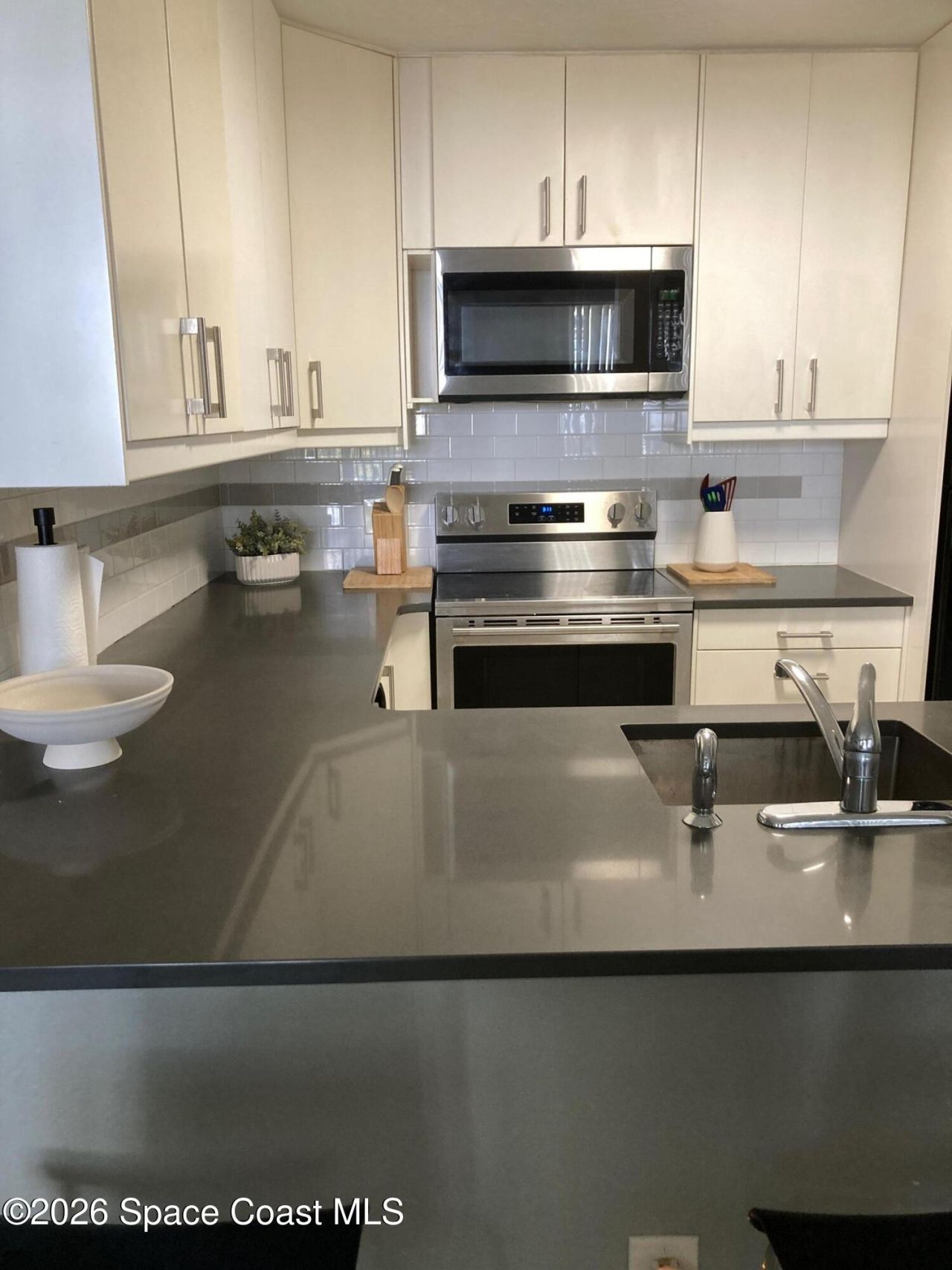 8401 N Atlantic Avenue, Unit B-3, Cape Canaveral, FL 32920 Photo