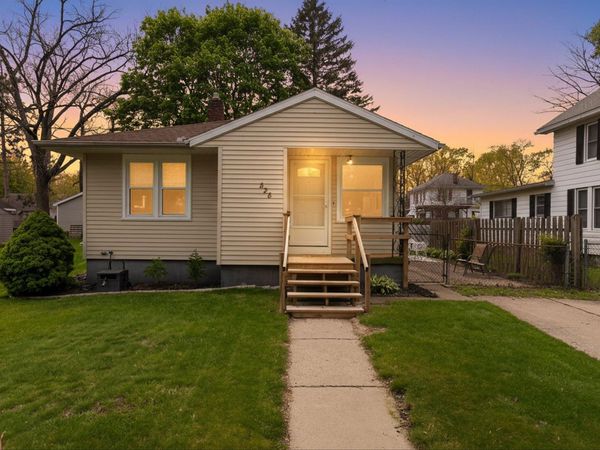 828 Fleming Avenue, Jackson, MI 49202