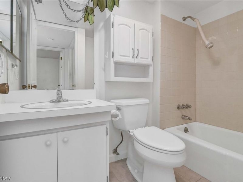 22701 Center Ridge Road , Unit 212, Rocky River, OH 44116 Photo 17