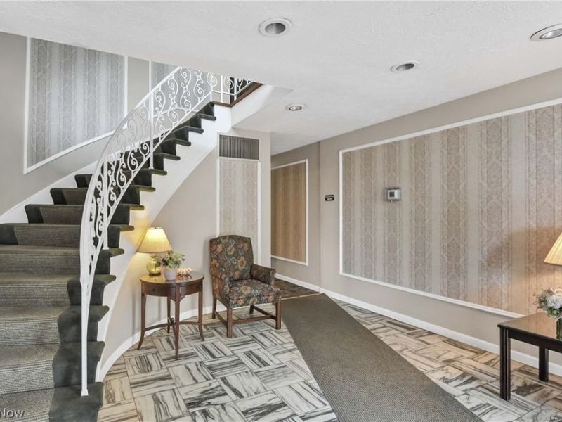 22701 Center Ridge Road , Unit 212, Rocky River, OH 44116 Photo 3