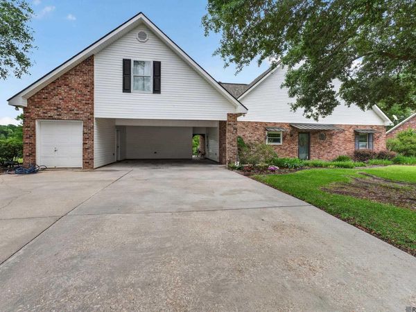 13776 Bayou Terrace Dr, St Amant, LA 70774