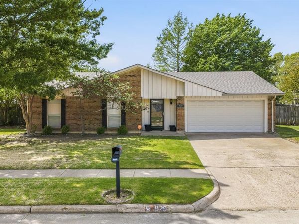 929 NW Cheyenne Street, Ardmore, OK 73401