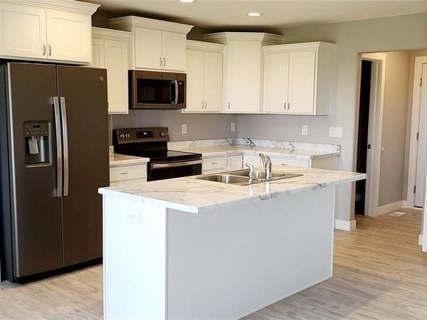 1206 S Loren Drive, Cedar Falls, IA 50613