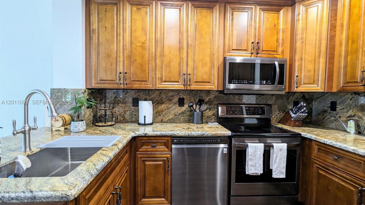 1181 SW 158th Ave, Unit 1181, Pembroke Pines, FL 33027 Photo