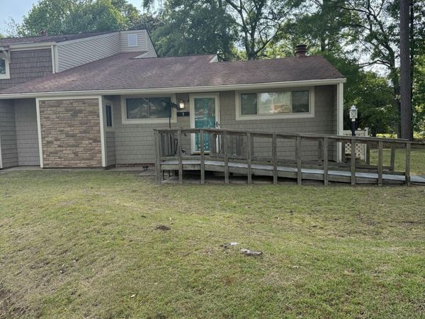 1 Quarterdeck , New Bern, NC 28562