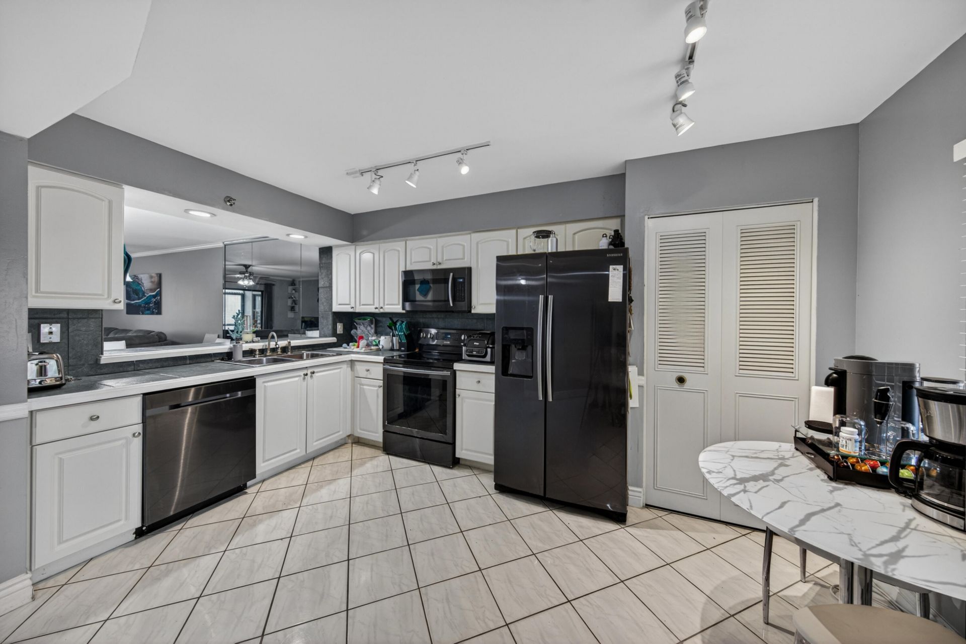 2200 S Cypress Bend Drive, Unit 101, Pompano Beach, FL 33069 Photo