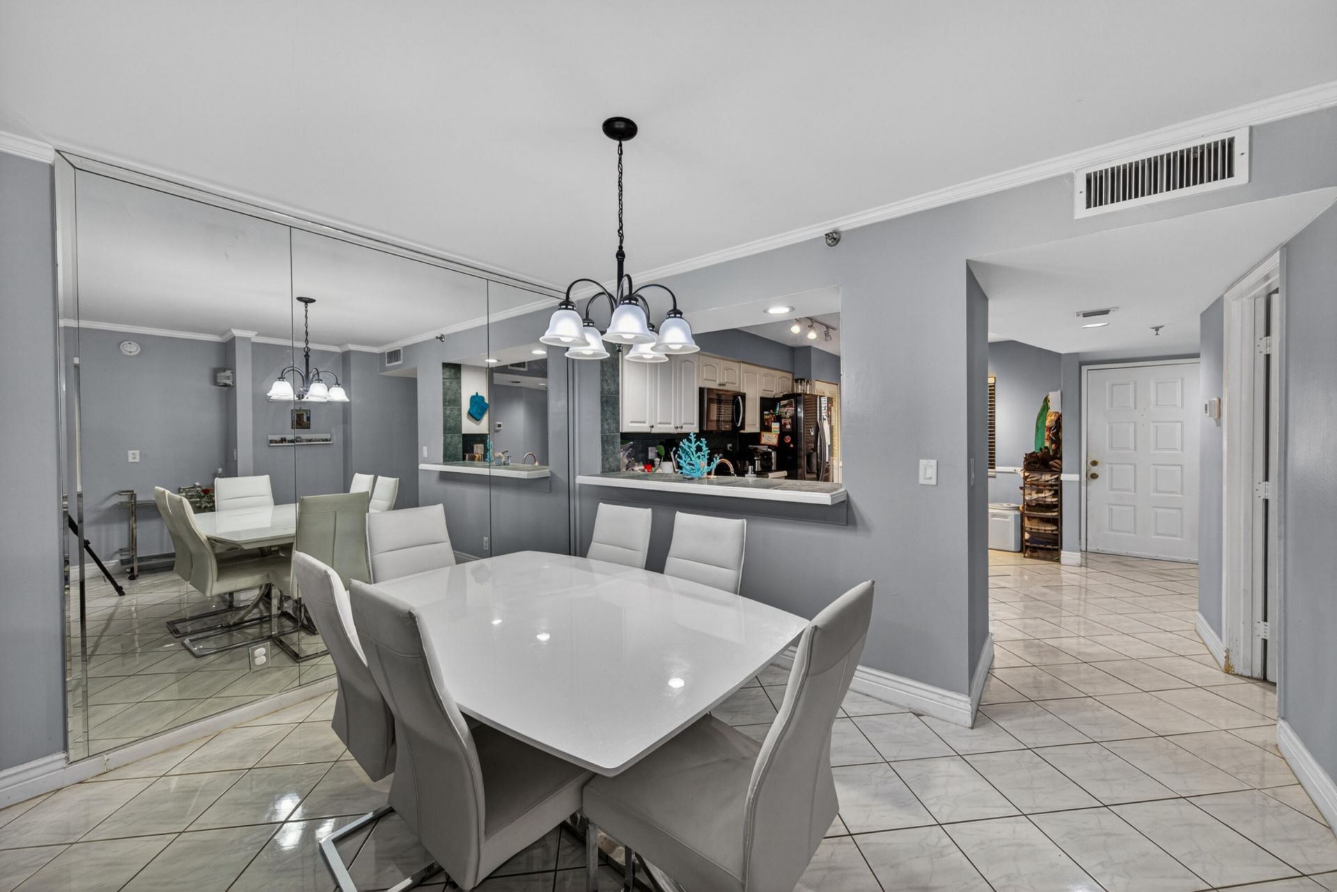 2200 S Cypress Bend Drive, Unit 101, Pompano Beach, FL 33069 Photo