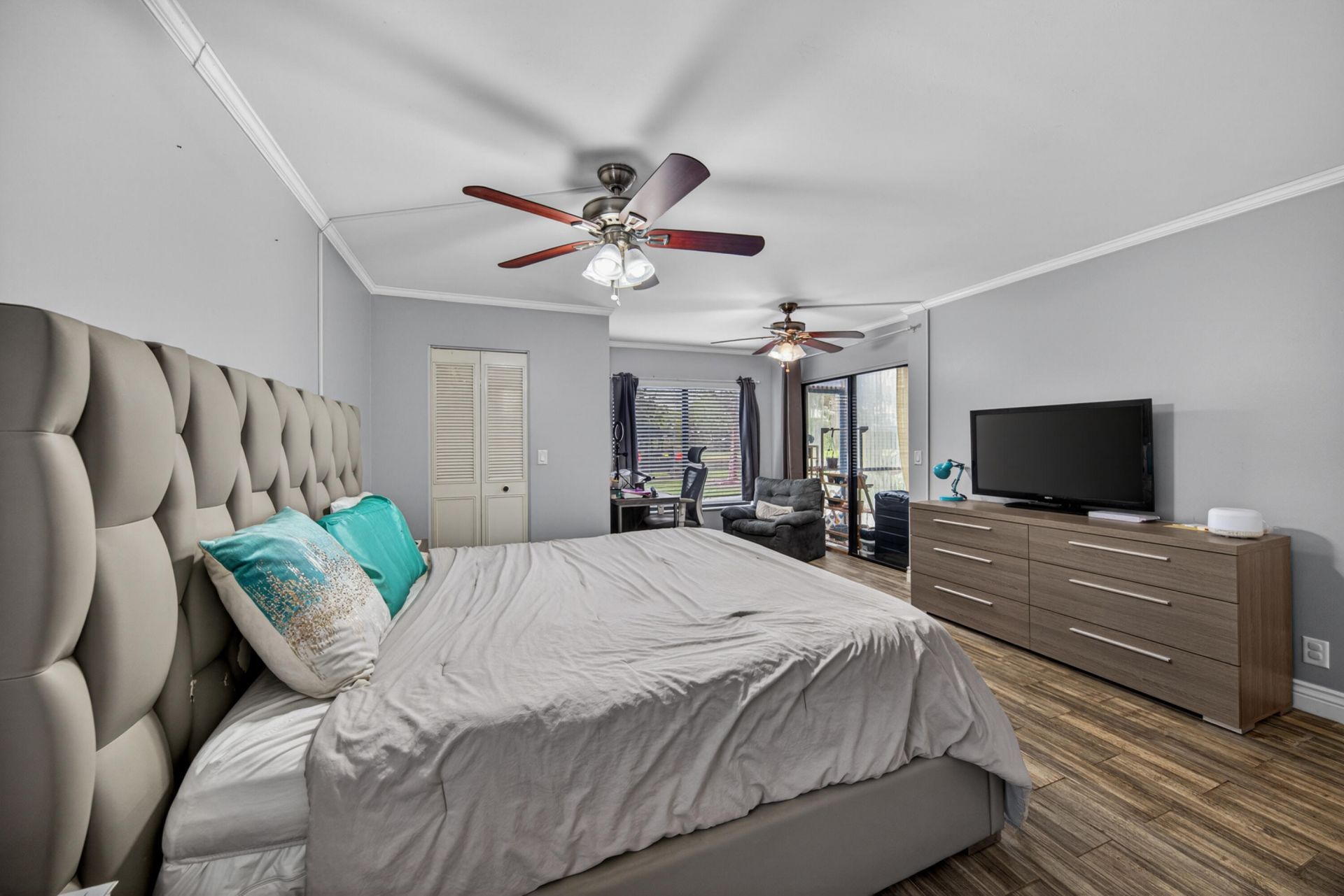 2200 S Cypress Bend Drive, Unit 101, Pompano Beach, FL 33069 Photo