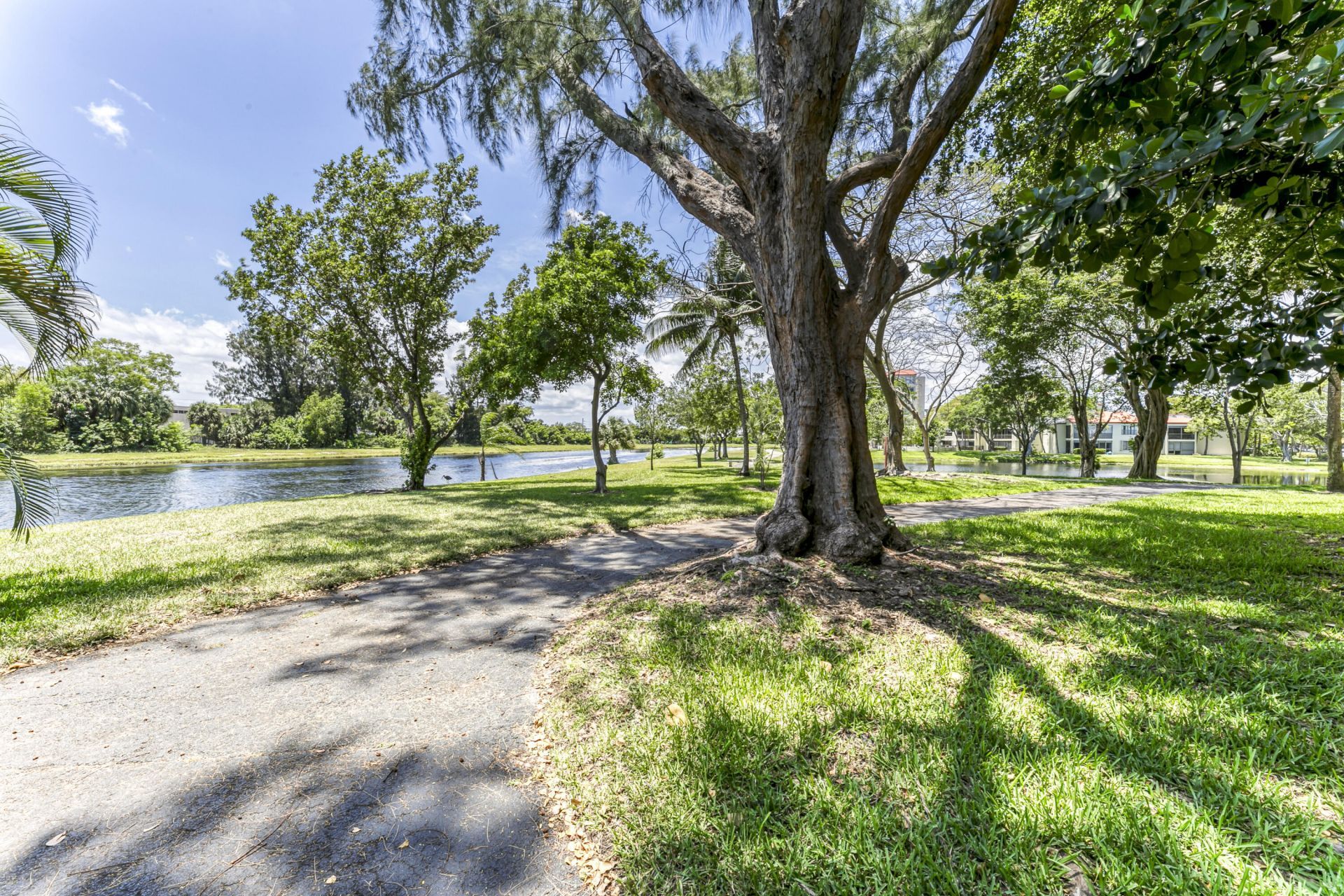 2200 S Cypress Bend Drive, Unit 101, Pompano Beach, FL 33069 Photo
