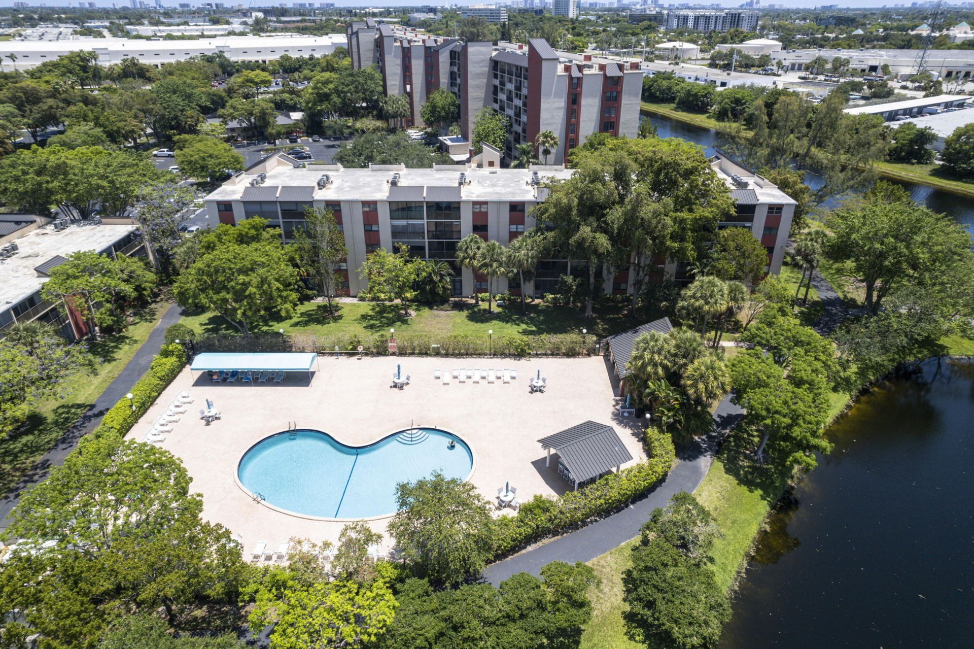 2200 S Cypress Bend Drive, Unit 101, Pompano Beach, FL 33069 Photo