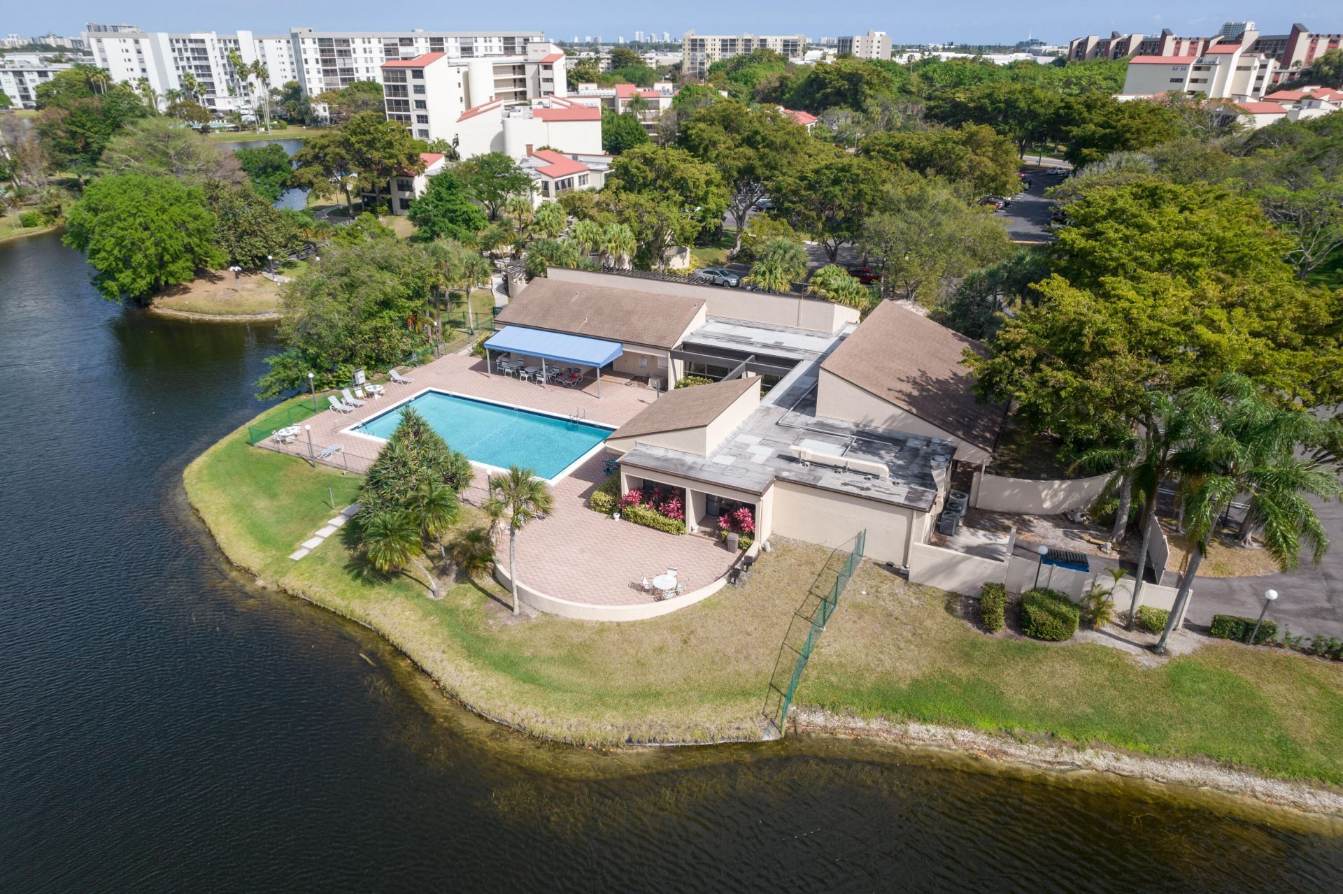 2200 S Cypress Bend Drive, Unit 101, Pompano Beach, FL 33069 Photo