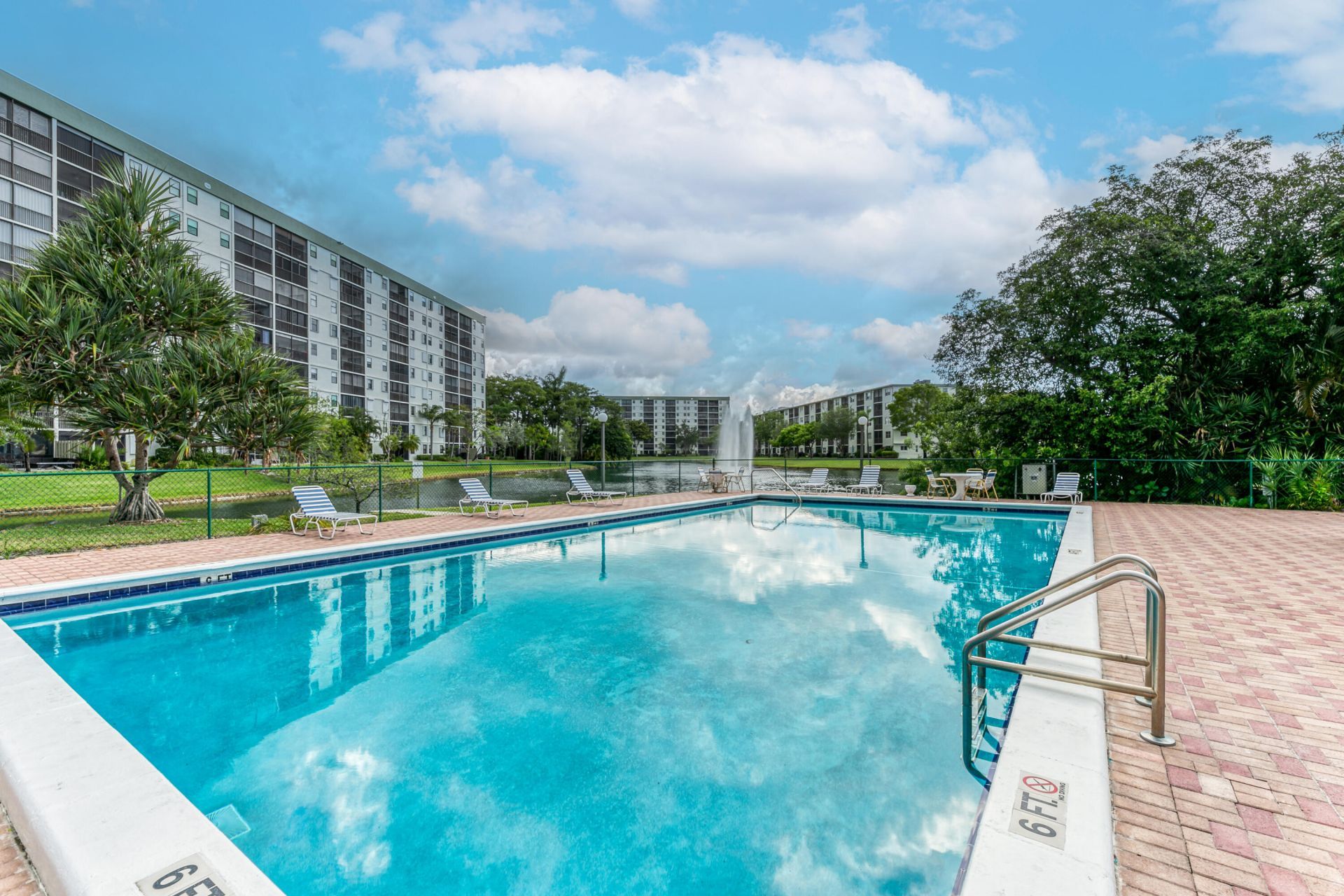 2200 S Cypress Bend Drive, Unit 101, Pompano Beach, FL 33069 Photo