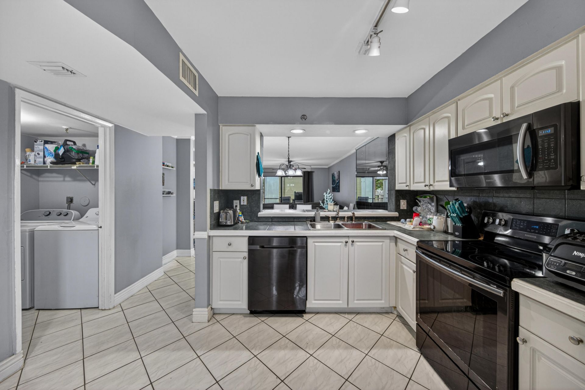 2200 S Cypress Bend Drive, Unit 101, Pompano Beach, FL 33069 Photo