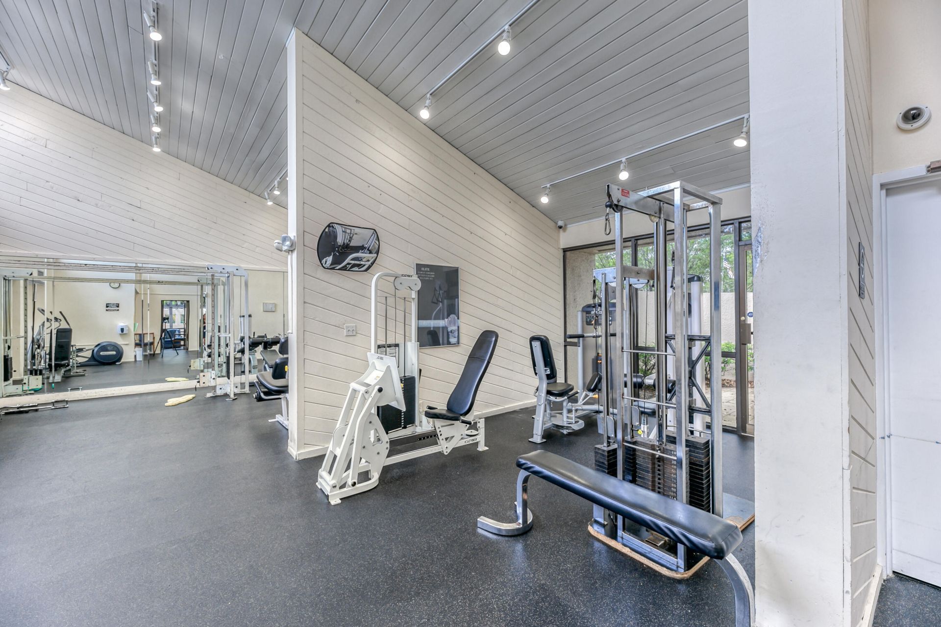 2200 S Cypress Bend Drive, Unit 101, Pompano Beach, FL 33069 Photo