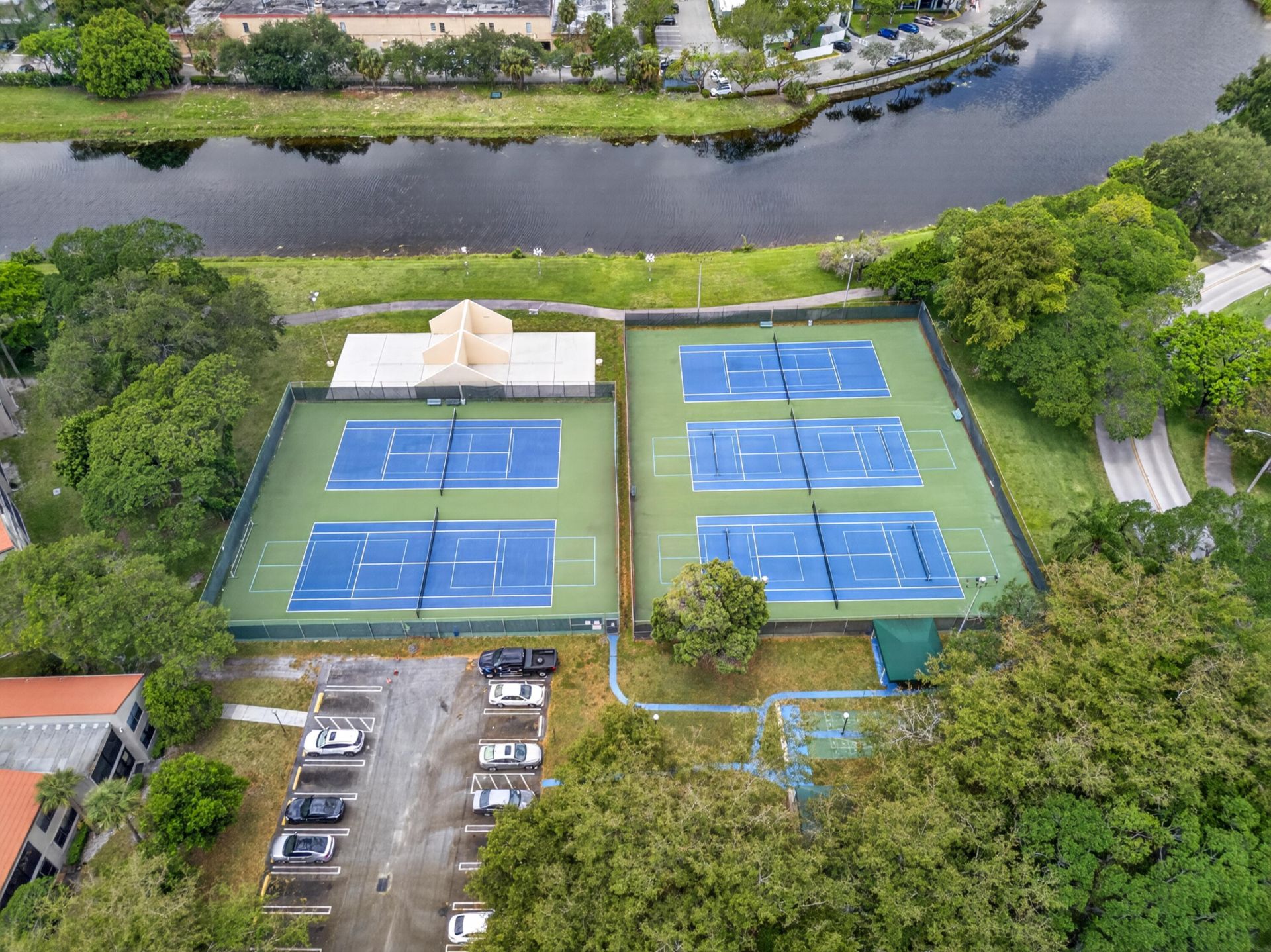 2200 S Cypress Bend Drive, Unit 101, Pompano Beach, FL 33069 Photo