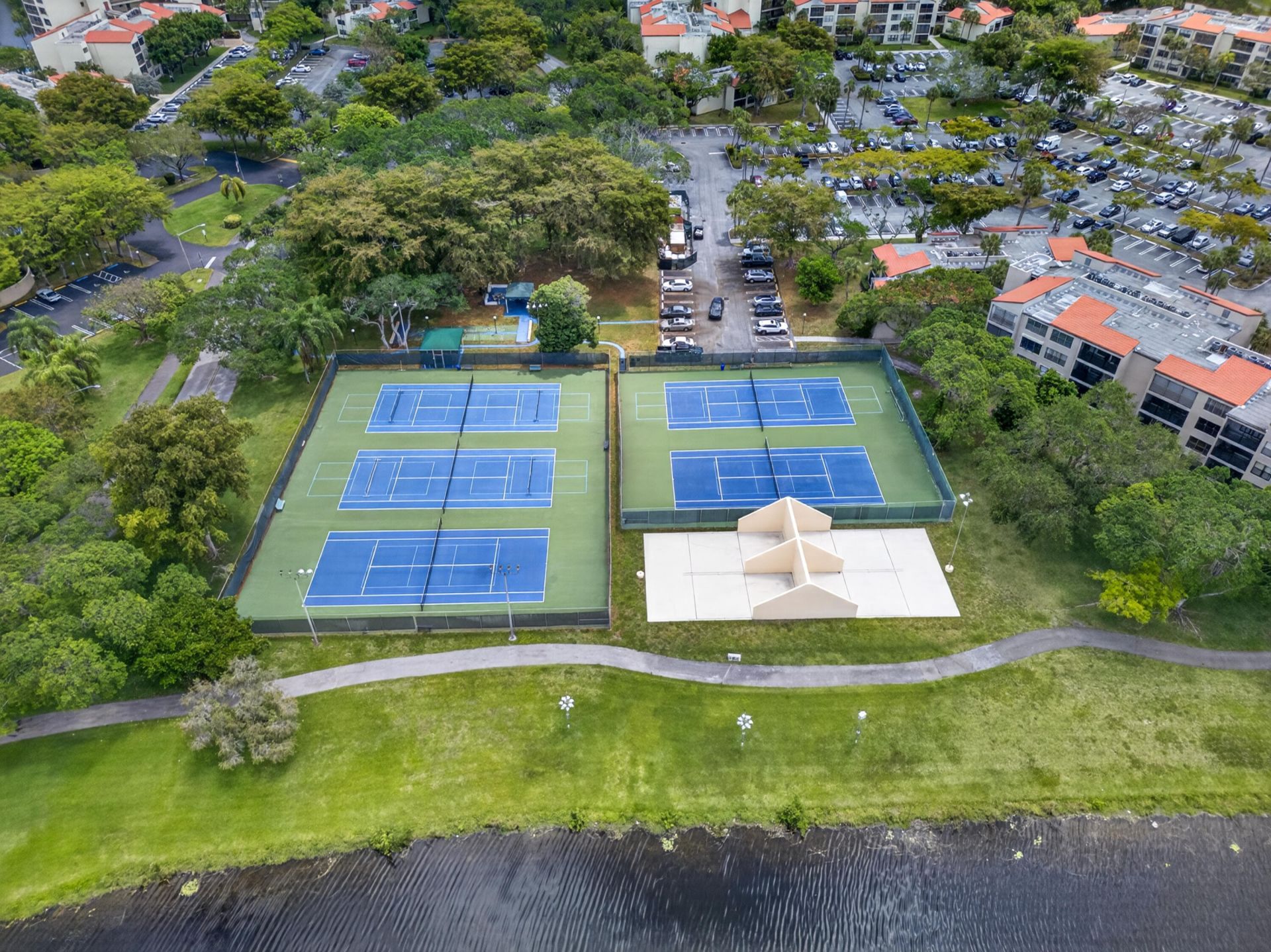 2200 S Cypress Bend Drive, Unit 101, Pompano Beach, FL 33069 Photo