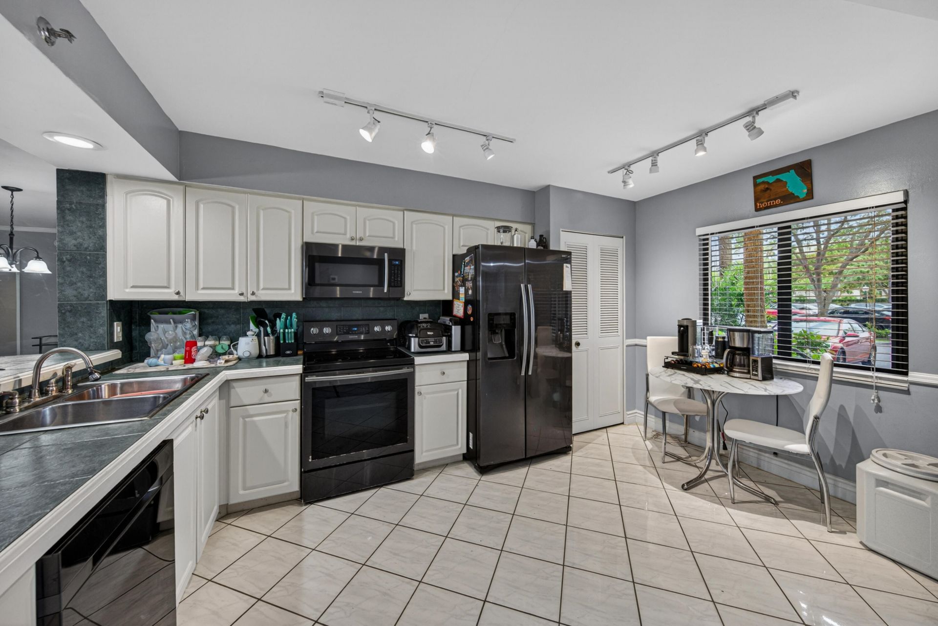2200 S Cypress Bend Drive, Unit 101, Pompano Beach, FL 33069 Photo