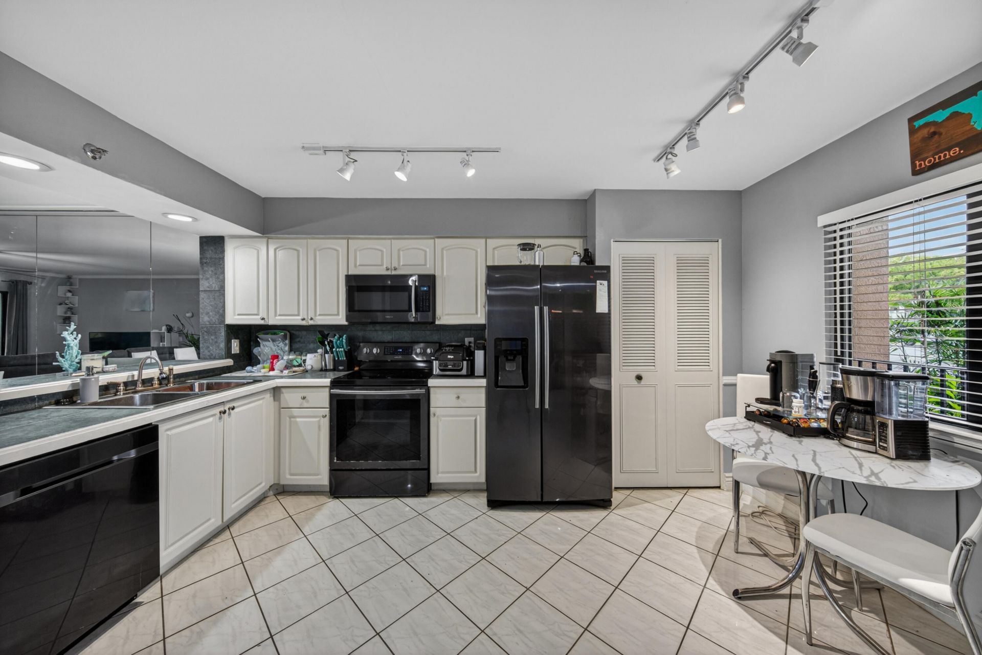 2200 S Cypress Bend Drive, Unit 101, Pompano Beach, FL 33069 Photo