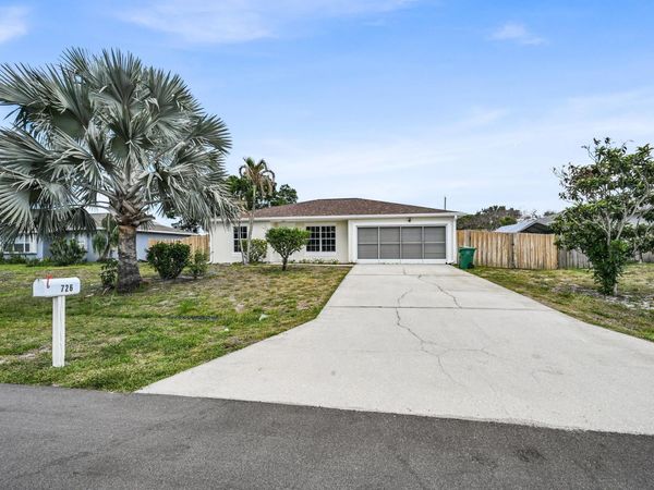 726 SW Bond Road, Port St. Lucie, FL 34953