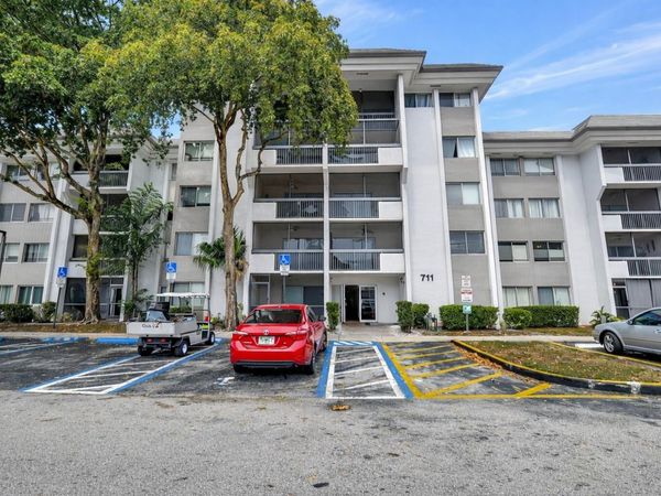 711 N Pine Island Road, Unit 210, Plantation, FL 33324