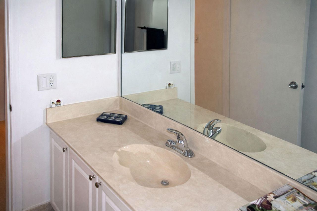 711 N Pine Island Road, Unit 210, Plantation, FL 33324 Photo