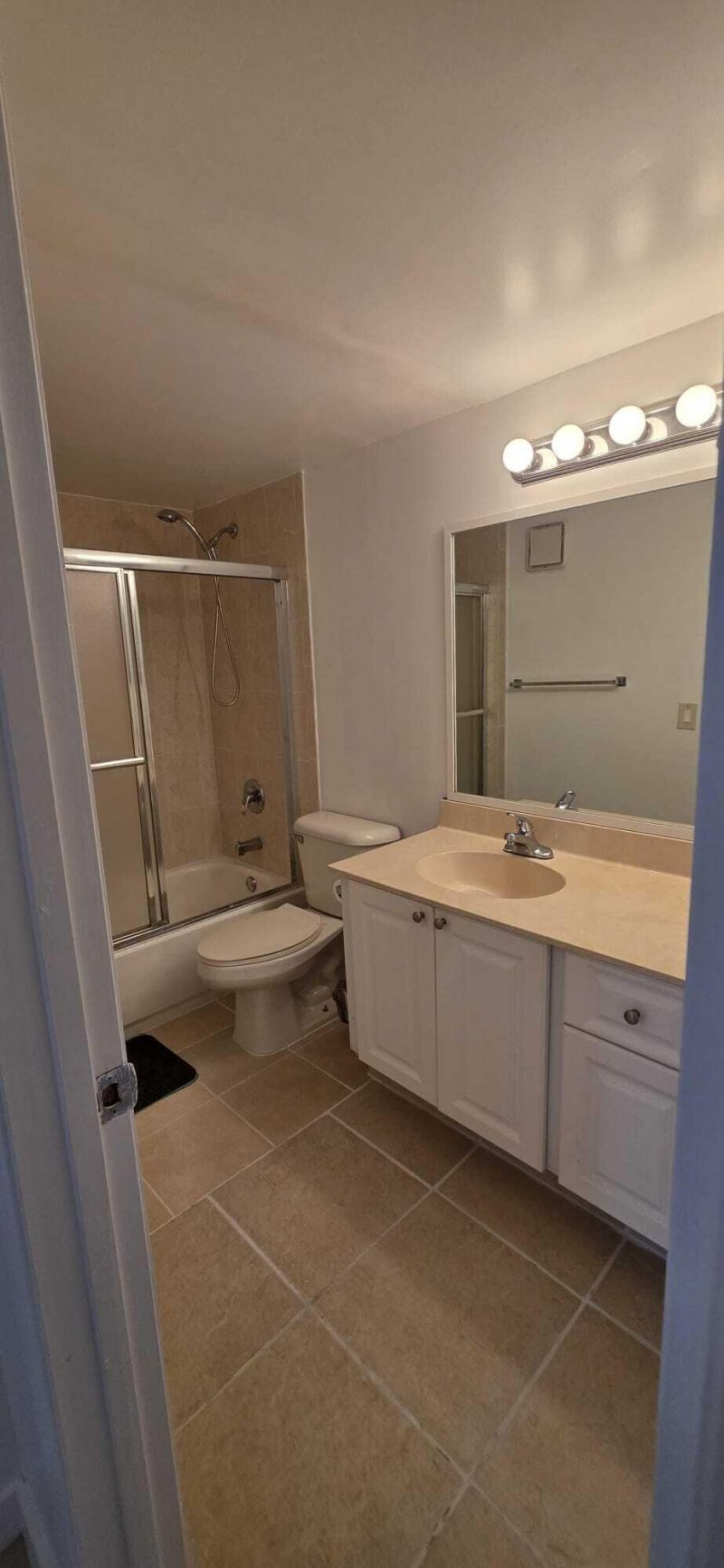 711 N Pine Island Road, Unit 210, Plantation, FL 33324 Photo