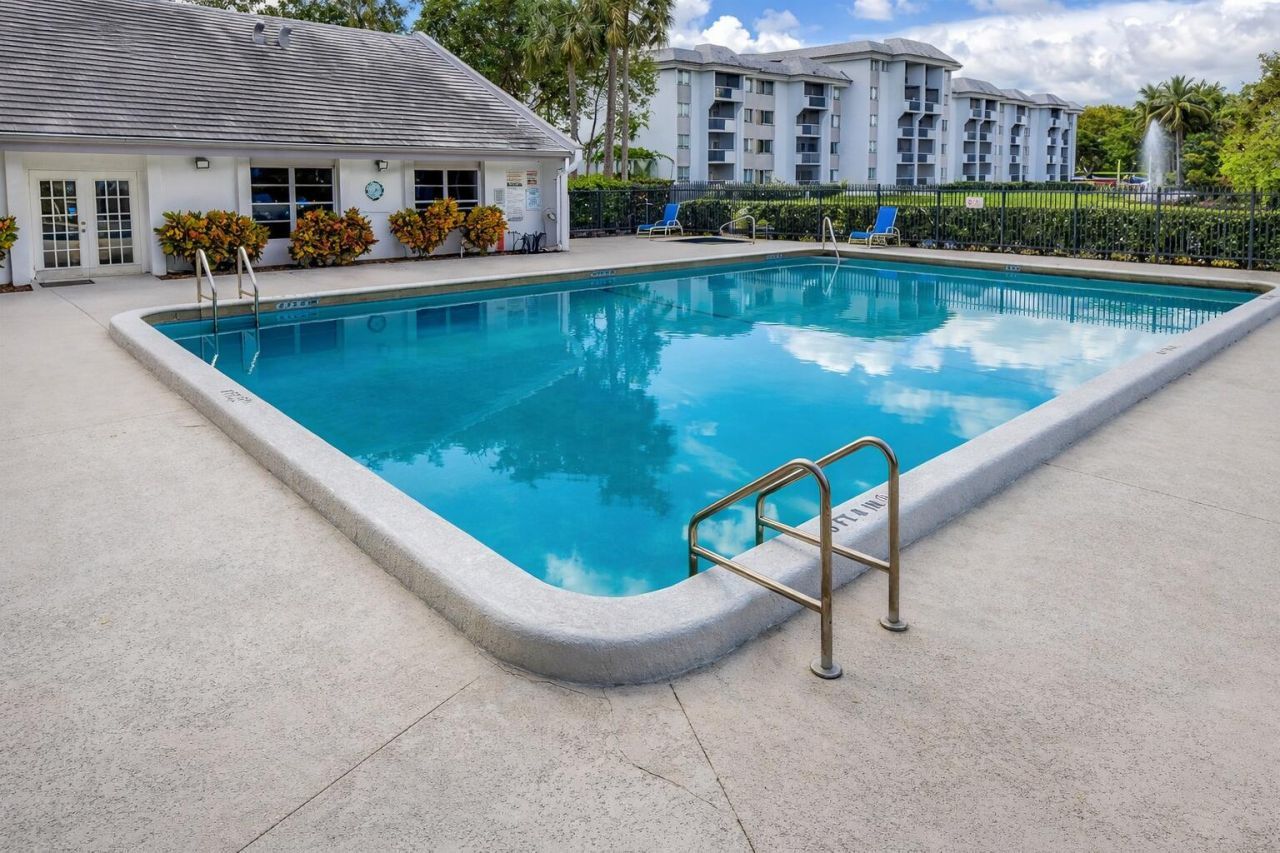 711 N Pine Island Road, Unit 210, Plantation, FL 33324 Photo
