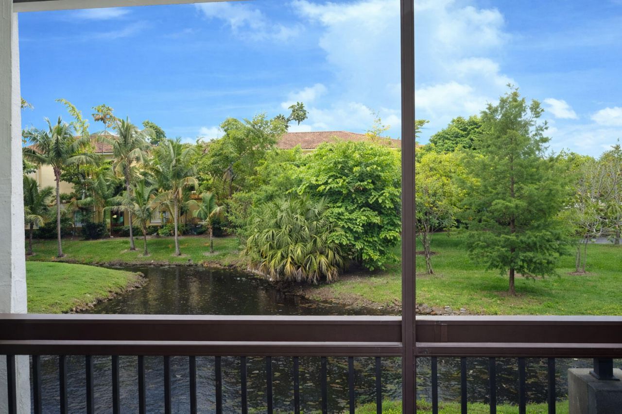 711 N Pine Island Road, Unit 210, Plantation, FL 33324 Photo