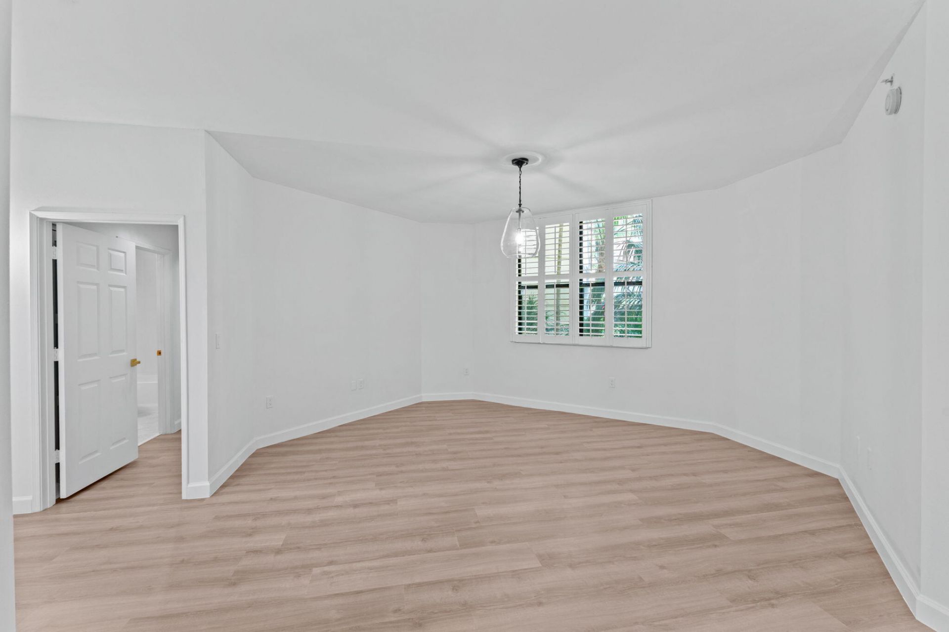 720 S Sapodilla Avenue, Unit 106, West Palm Beach, FL 33401 Photo