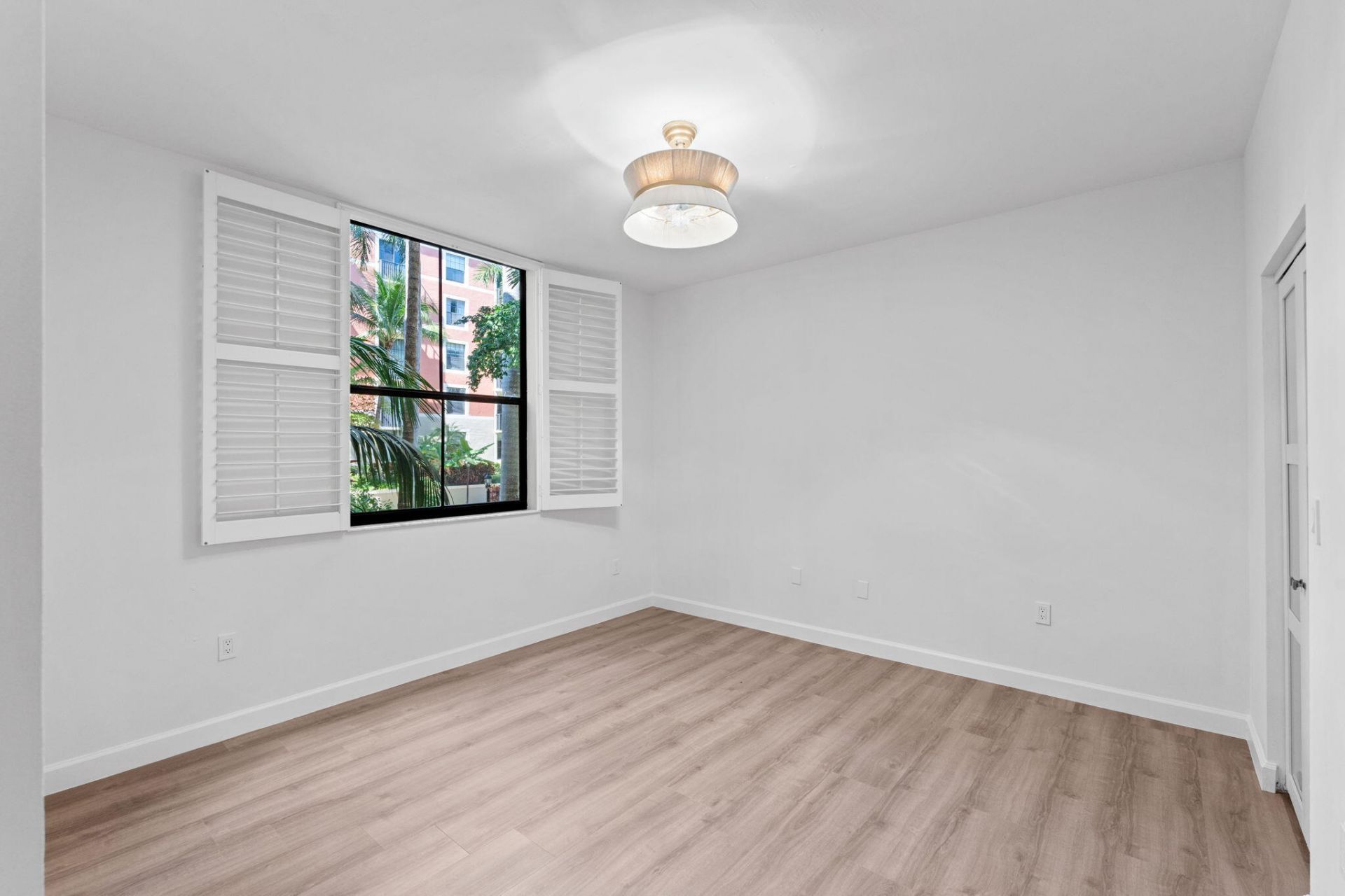 720 S Sapodilla Avenue, Unit 106, West Palm Beach, FL 33401 Photo