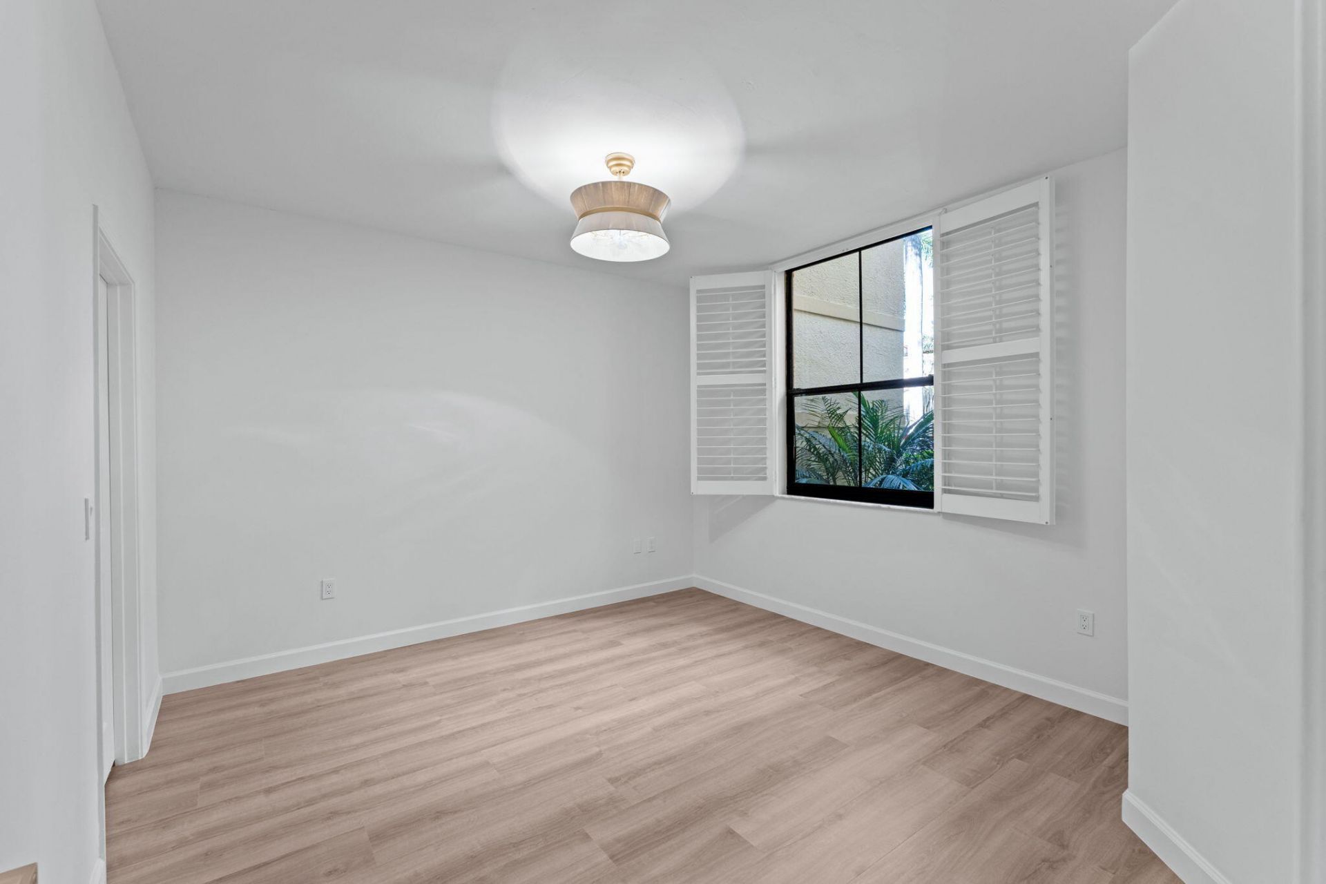 720 S Sapodilla Avenue, Unit 106, West Palm Beach, FL 33401 Photo