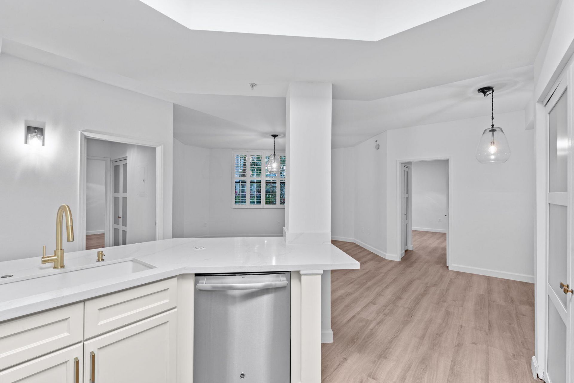 720 S Sapodilla Avenue, Unit 106, West Palm Beach, FL 33401 Photo