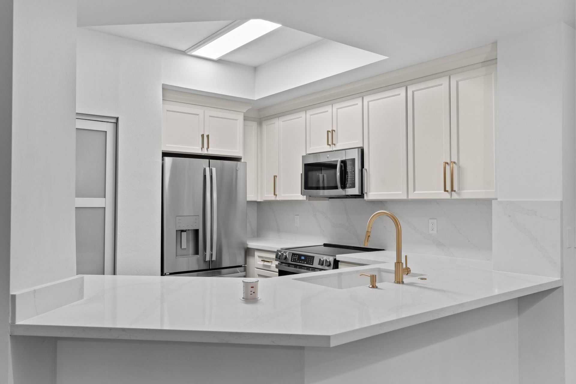 720 S Sapodilla Avenue, Unit 106, West Palm Beach, FL 33401 Photo