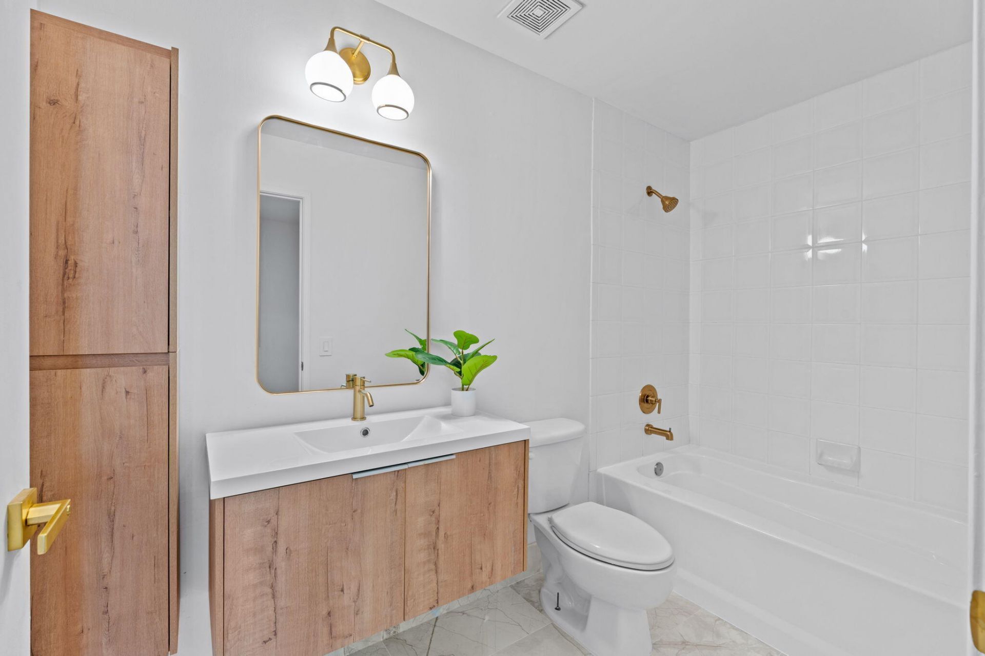 720 S Sapodilla Avenue, Unit 106, West Palm Beach, FL 33401 Photo