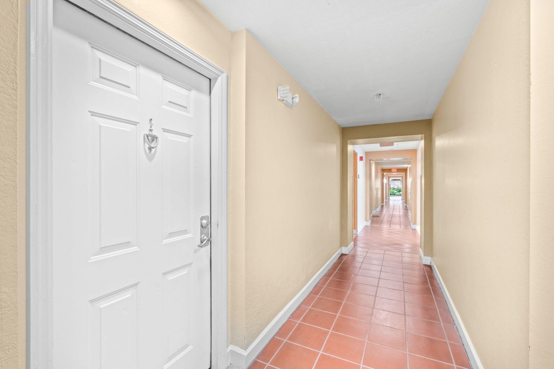 720 S Sapodilla Avenue, Unit 106, West Palm Beach, FL 33401 Photo