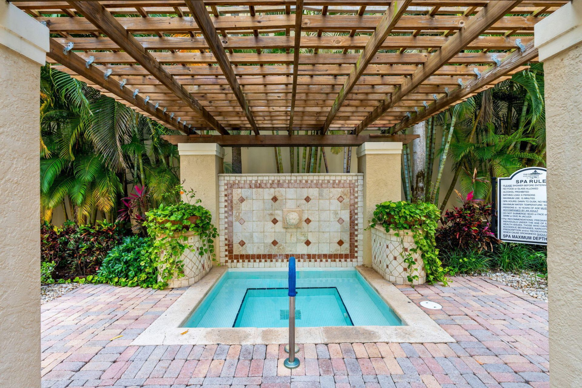 720 S Sapodilla Avenue, Unit 106, West Palm Beach, FL 33401 Photo