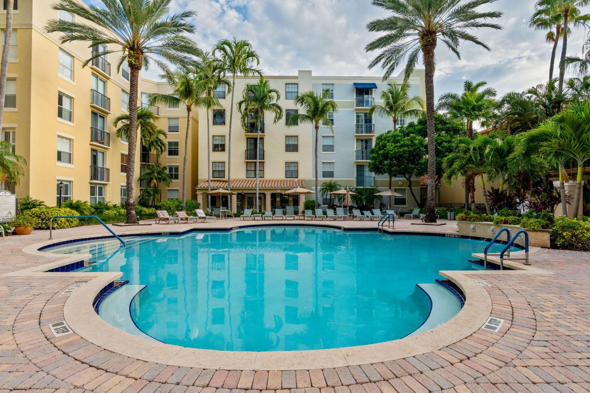 720 S Sapodilla Avenue, Unit 106, West Palm Beach, FL 33401 Photo