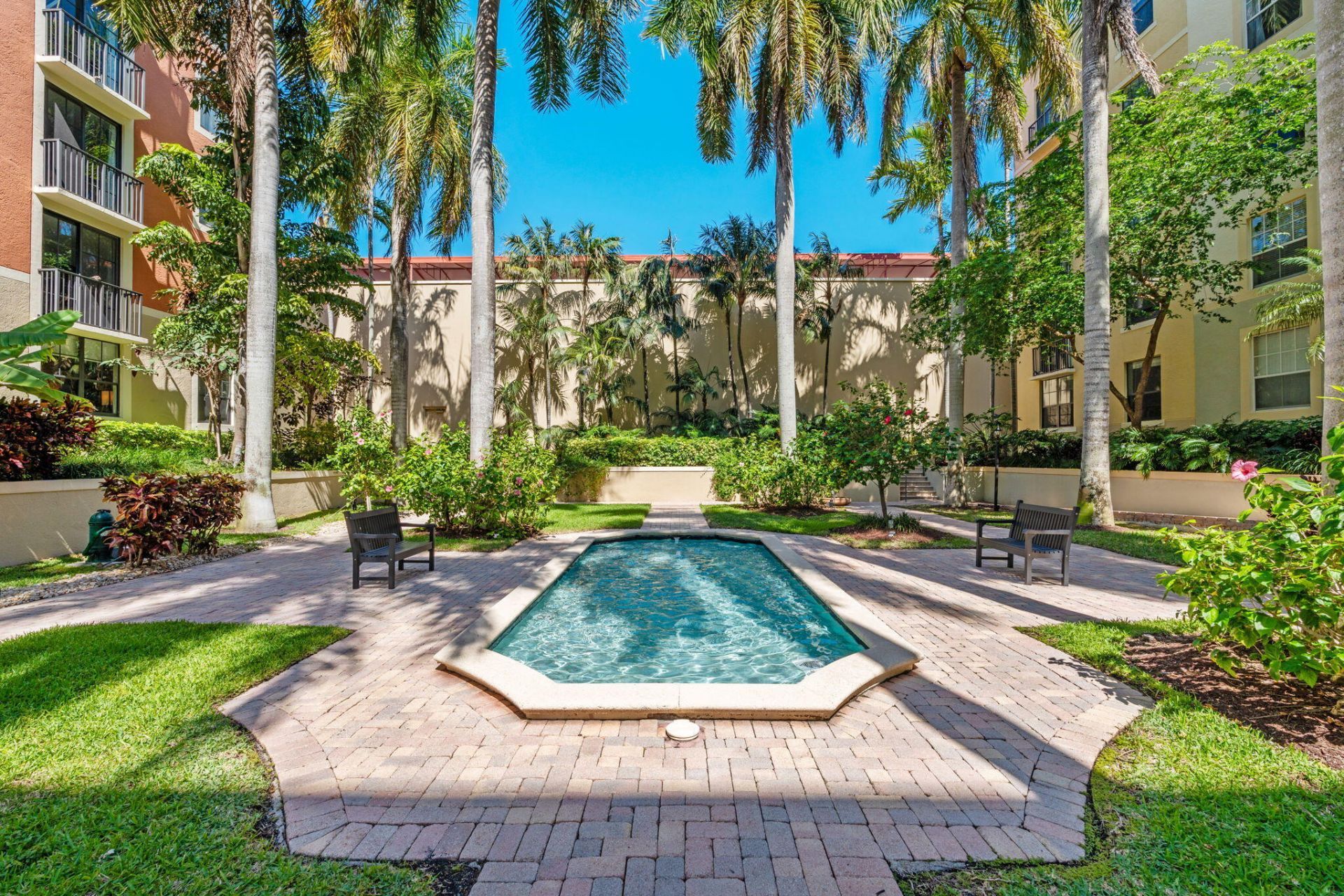 720 S Sapodilla Avenue, Unit 106, West Palm Beach, FL 33401 Photo