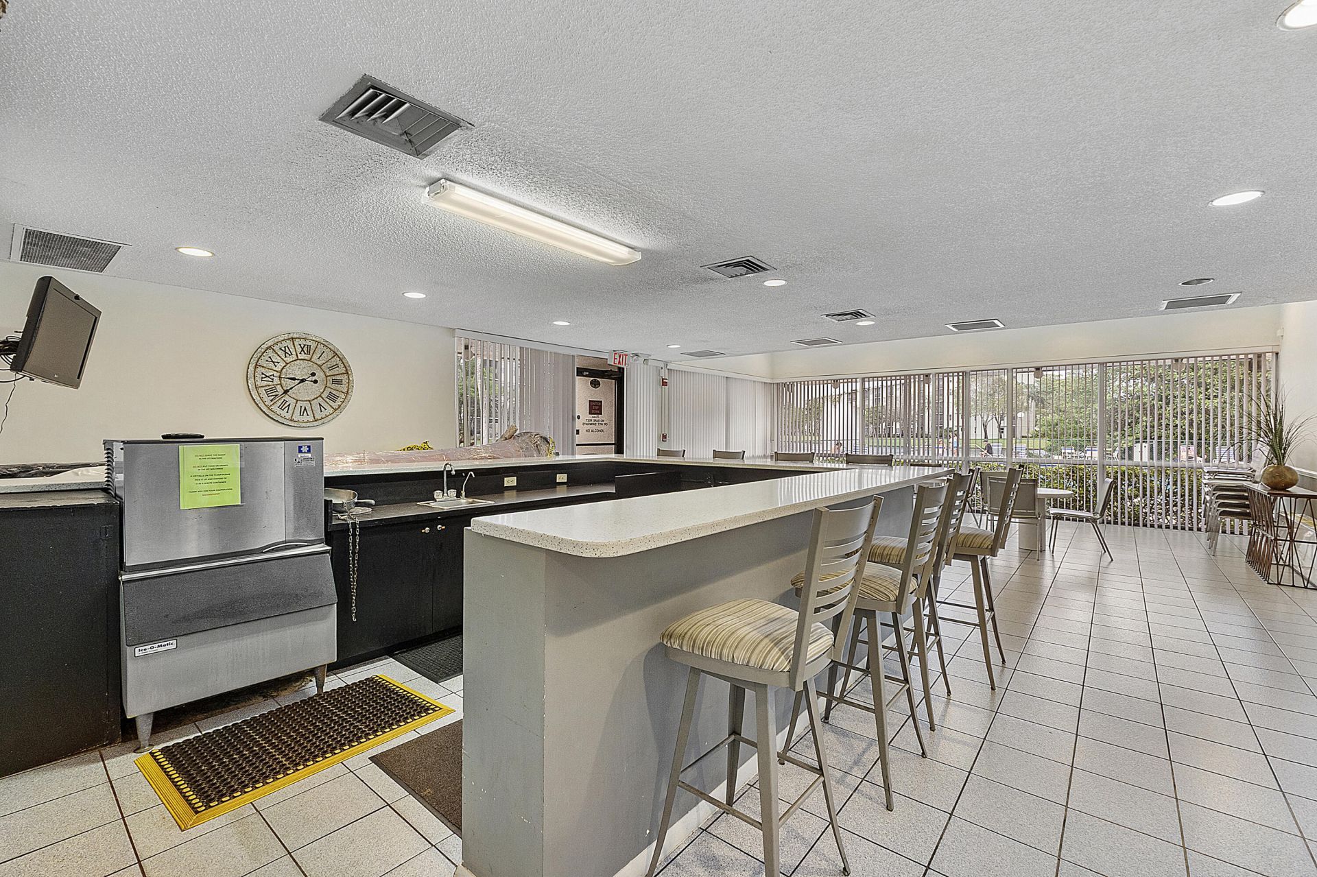 2236 N Cypress Bend Drive, Pompano Beach, FL 33069 Photo