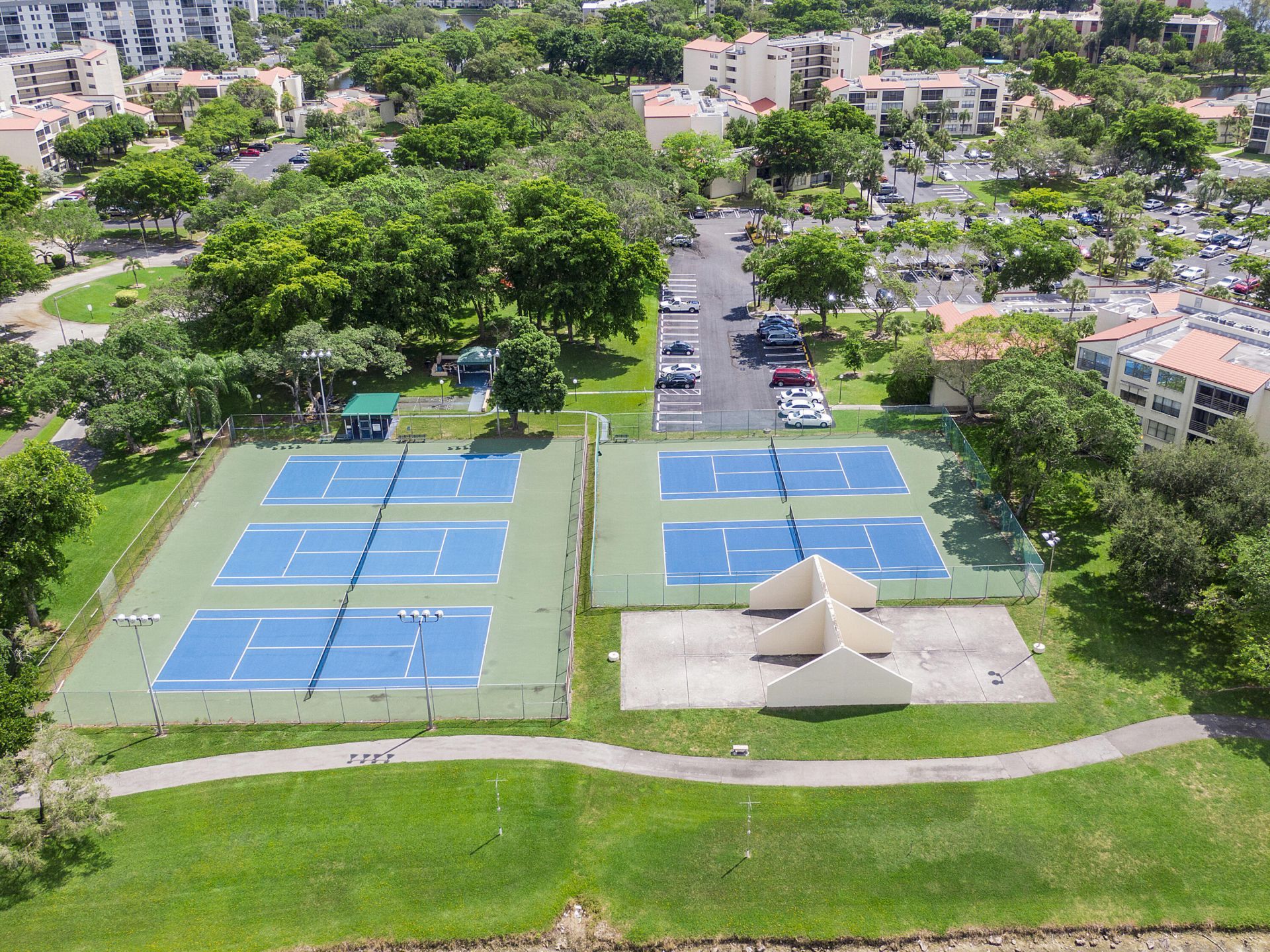 2236 N Cypress Bend Drive, Pompano Beach, FL 33069 Photo