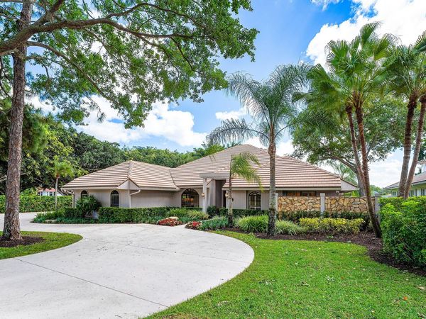 6 Tarrington Circle, Palm Beach Gardens, FL 33418